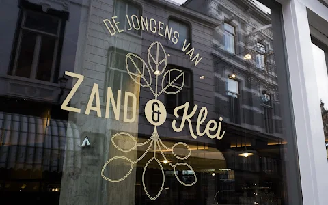 De jongens van zand en klei image