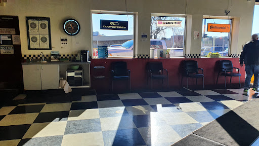 Tire Shop «Leslie Tire», reviews and photos, 144 Northbound Gratiot Ave, Mt Clemens, MI 48043, USA