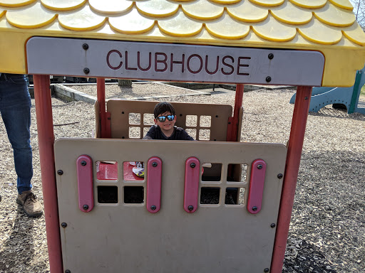 Community Center «Thomas Jefferson Community & Fitness Center», reviews and photos, 3501 2nd St S, Arlington, VA 22204, USA