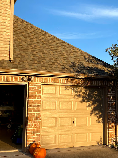 Roofing Contractor «Lon Smith Roofing & Construction», reviews and photos, 904 E Waggoman St, Fort Worth, TX 76110, USA
