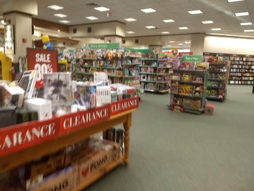 Book Store «Barnes & Noble», reviews and photos, 444 Broadway, Saugus, MA 01906, USA