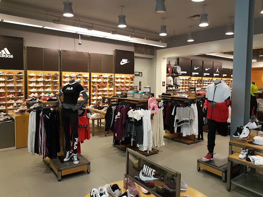 Shoe Store «Finish Line», reviews and photos, 4200 Conroy Rd #120, Orlando, FL 32839, USA