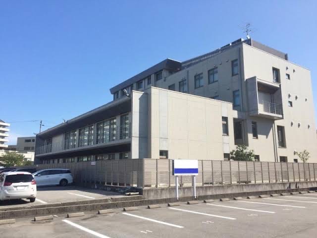 富山市立看護専門学校