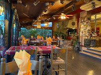 Atmosphère du Restaurant La Taverne à Mimizan - n°2