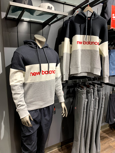 Shoe Store «New Balance Portland», reviews and photos, 7385 SW Bridgeport Rd, Tigard, OR 97224, USA