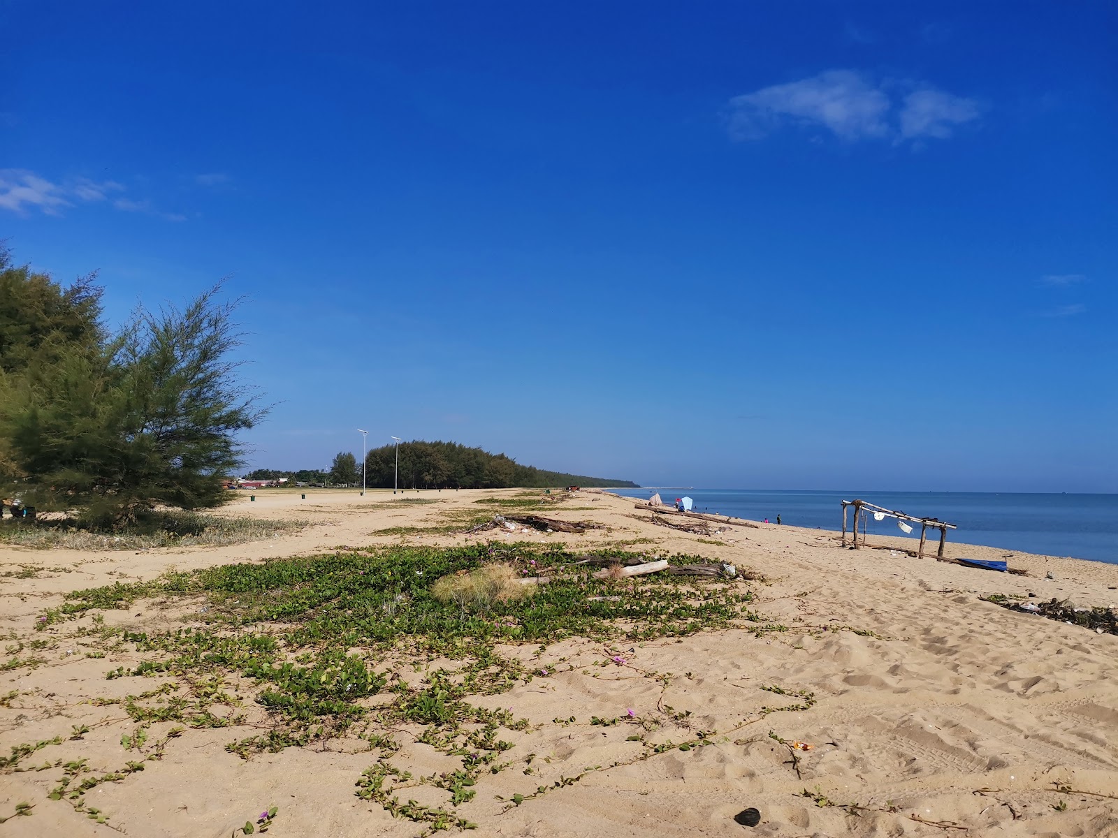 Foto di Geting Beach con una superficie del sabbia beige