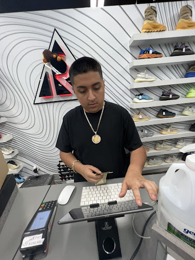 Shoe Store «Request», reviews and photos, 410 4 Seasons Town Center Ent, Greensboro, NC 27407, USA