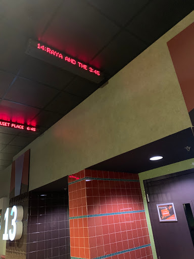 Movie Theater «Regal Cinemas Dickson City 14 & IMAX», reviews and photos, 3909 Commerce Blvd, Dickson City, PA 18519, USA