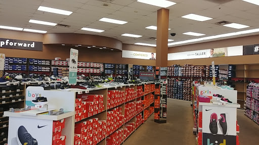 Shoe Store «Famous Footwear», reviews and photos, 7951 W Tropical Pkwy, Las Vegas, NV 89149, USA