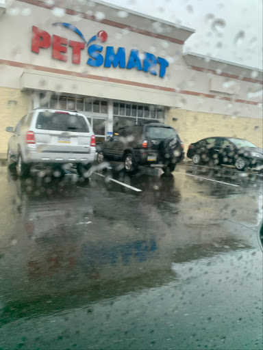 Pet Supply Store «PetSmart», reviews and photos, 157 Levittown Pkwy B, Levittown, PA 19055, USA