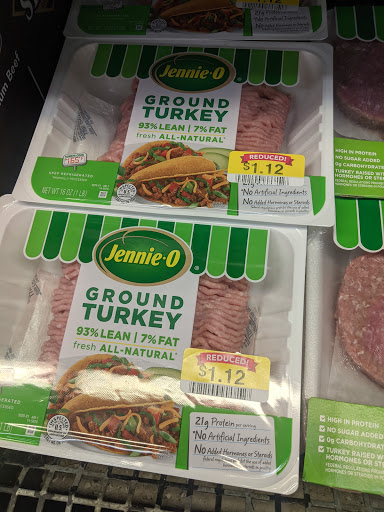 Grocery Store «Smart & Final Extra!», reviews and photos, 250 E 10th St, Gilroy, CA 95020, USA