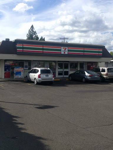 7-Eleven, 746 NW Kings Blvd, Corvallis, OR 97330, USA, 