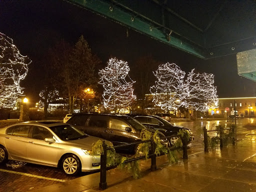 Coffee Shop «Starbucks», reviews and photos, 129 E Van Buren St B, Woodstock, IL 60098, USA