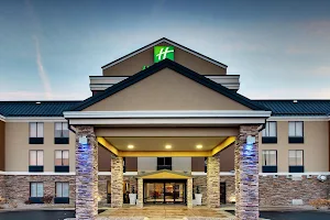Holiday Inn Express & Suites Cedar Rapids-I-380 @ 33rd Ave, an IHG Hotel image