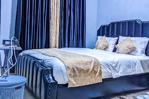 Monalisa Homes - Furnished Apartments image
