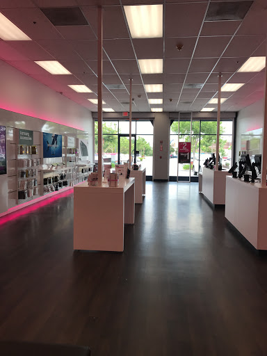 Cell Phone Store «T-Mobile», reviews and photos, 4515 Rosewood Dr STE 400, Pleasanton, CA 94588, USA