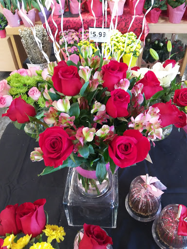 Grocery Store «Super Stop & Shop», reviews and photos, 1391 Main St, Willimantic, CT 06226, USA