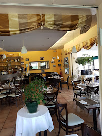 Atmosphère du Restaurant Le Bistro Aveyronnais à Le Perray-en-Yvelines - n°7