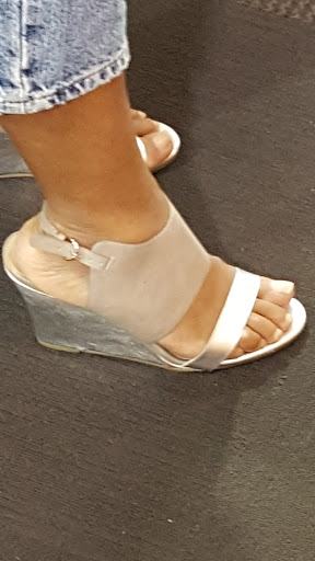 Shoe Store «DSW Designer Shoe Warehouse», reviews and photos, 19500 Plummer St, Northridge, CA 91324, USA