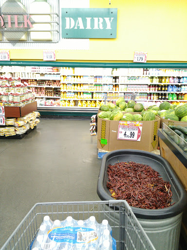 Grocery Store «Superior Grocers», reviews and photos, 1033 Long Beach Blvd, Long Beach, CA 90813, USA