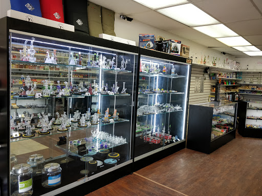 Tobacco Shop «V & K Smoke Shop - Quincy», reviews and photos, 1576 Hancock St, Quincy, MA 02169, USA