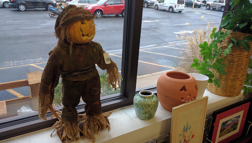 Thrift Store «Goodwill Retail Store & Donation Center», reviews and photos, 2936 Annandale Rd, Falls Church, VA 22042, USA