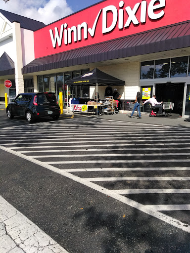 Grocery Store «Winn-Dixie», reviews and photos, 2880 Howland Blvd, Deltona, FL 32725, USA