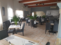 Atmosphère du Aux Bons Sens - Le Restaurant de la Poissonnerie à Saint-Victoret - n°2