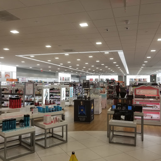 Cosmetics Store «Ulta Beauty», reviews and photos, 257 E 17th St, Costa Mesa, CA 92627, USA