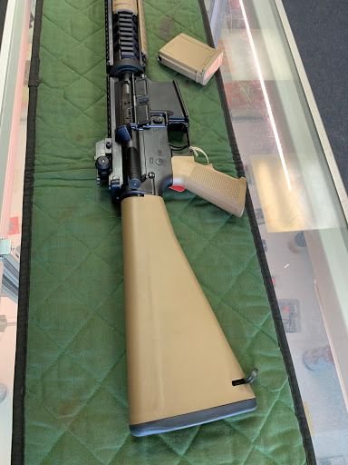 Gun Shop «Bergen Sporting Goods», reviews and photos, 649 Bergen Blvd, Ridgefield, NJ 07657, USA