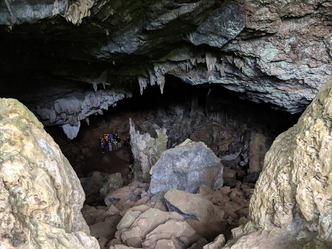 Caverna do Alambari de Baixo