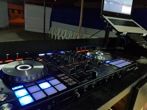 Studio DJ Jonathan Mix! - J&S PRODUCCIONES