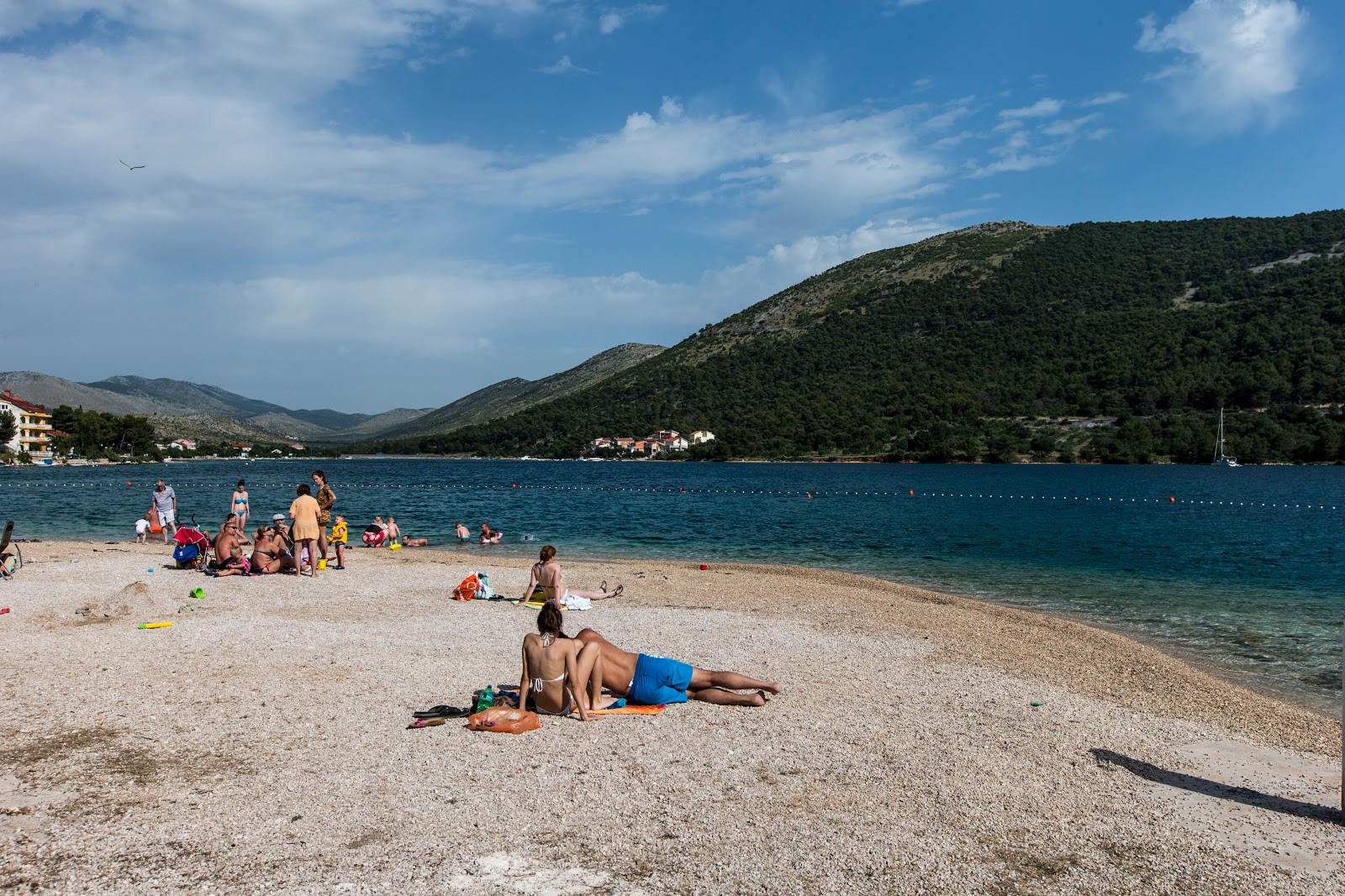 Foto af Banovci beach med let fin sten overflade