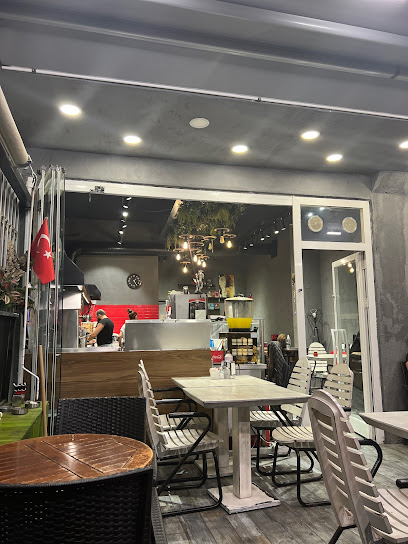 Filiz Kumpir Waffle Cafe & Bistro - Bahçelievler, 70. Sk. No:26 D:1A, 06570 Çankaya/Ankara, Türkiye