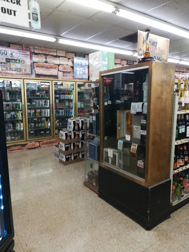 Liquor Store «Thrifty Discount Liquor & Wines #5», reviews and photos, 3101 W Bert Kouns Industrial Loop, Shreveport, LA 71118, USA