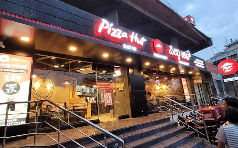 Pizza Hut image