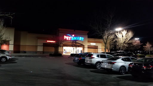 Pet Supply Store «PetSmart», reviews and photos, 889 NE 25th Ave, Hillsboro, OR 97124, USA