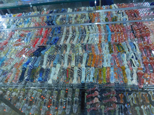 Tobacco Shop «Lambeau Tobacco», reviews and photos, 6430 Green Bay Rd #102, Kenosha, WI 53142, USA