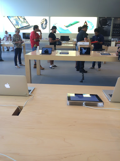 Computer Store «Apple Ridge Hill», reviews and photos, 143 Market Street, Yonkers, NY 10710, USA