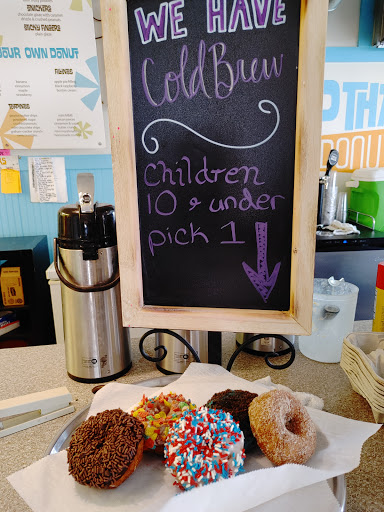 Donut Shop «Top That! Donuts», reviews and photos, 210 Ocean Ave, Point Pleasant Beach, NJ 08742, USA