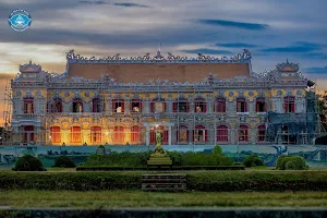 Kiến Trung Palace image