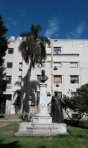 Monumento a Juan Carlos Dighiero