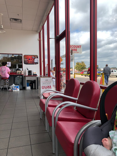 Tire Shop «Discount Tire Store - Tomball, TX», reviews and photos, 14239 Farm to Market 2920, Tomball, TX 77377, USA