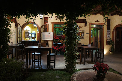 Dakota Diner - 4ta. calle Poniente #20, Antigua Guatemala, Sacatepequez 03001, Guatemala