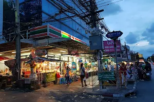 Saphan Khao Market image