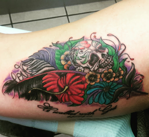 Tattoo Shop «Your Design Or Mine Tattoos», reviews and photos, 1993 Harrodsburg Rd, Lexington, KY 40504, USA