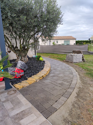 Un jardin sur son 31 à Daux