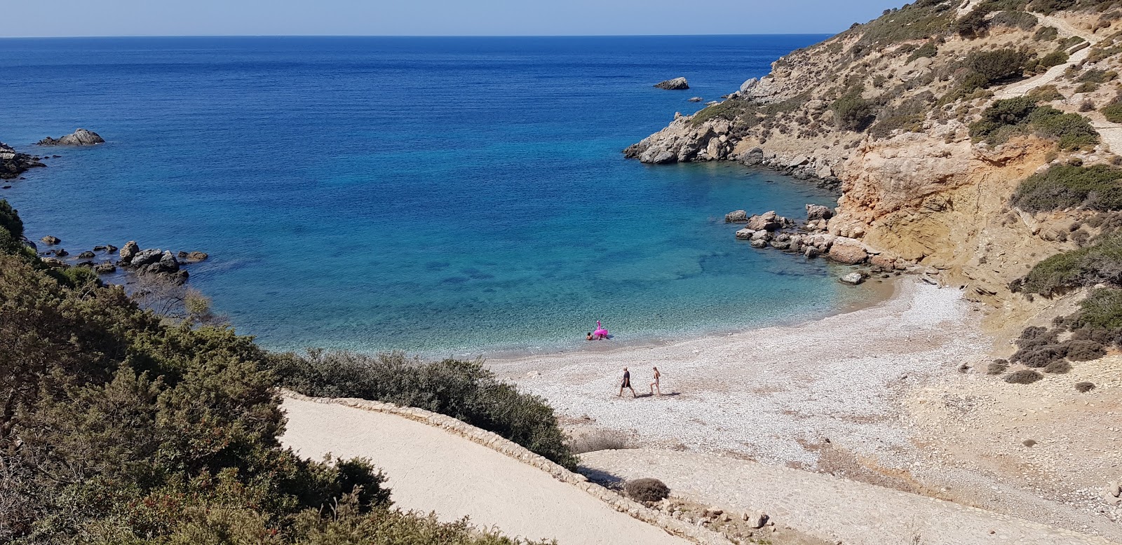 Foto von Kimisi beach mit feiner grauer kies Oberfläche