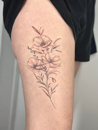 Explore lining tattoo ideas, creative tattoo ideas in Saint Petersburg, available at Lucky You Tattoo