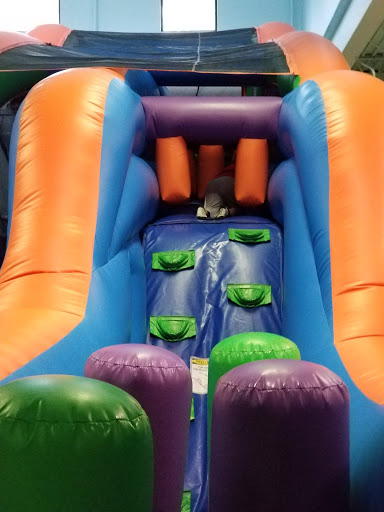 Shopping Mall «Seminole Square Shopping Center», reviews and photos, 200 Zan Rd, Charlottesville, VA 22901, USA